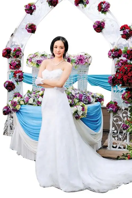 杨幂在《八星抱喜》中的婚纱照
