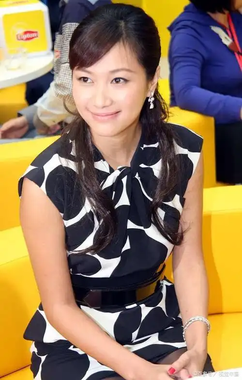 从博客女王到富贵闲人,徐静蕾的生活不需要别人的认可