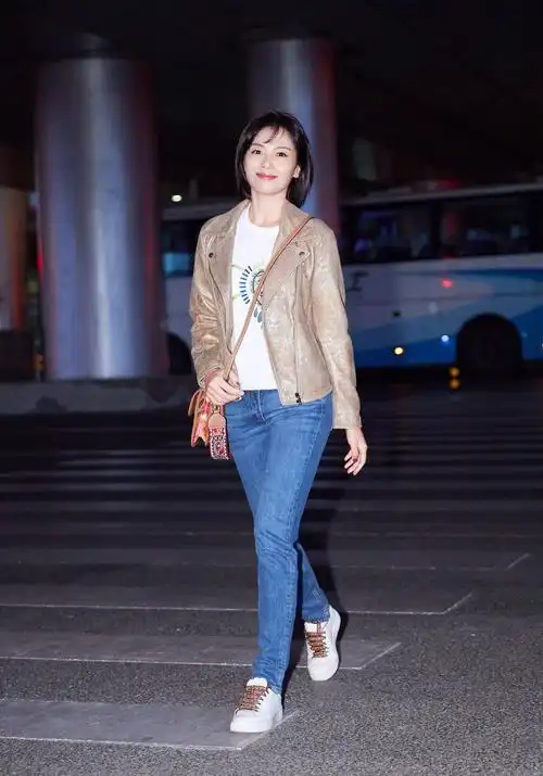 刘涛日常穿搭判若两人,这气质怎么看都不像是42岁的女人