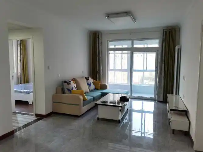 出租七院附近盛和三期三室一厅一卫精装修