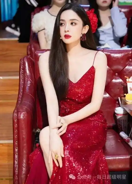 有粉丝会问:古力娜扎是不是唯一一个只适合红毯不适合演戏的女明星?