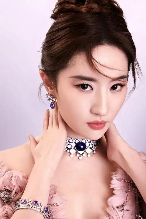 刘亦菲##刘亦菲宝格丽全球品牌代言人##刘亦菲新剧证件照