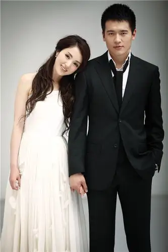 高云翔董璇疑似隐婚高调晒婚纱照组图