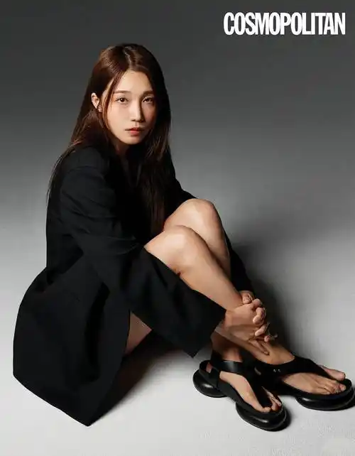 apink郑恩地最新杂志写真曝光 高级感呼之欲出!-搜狐大视野-搜狐新闻