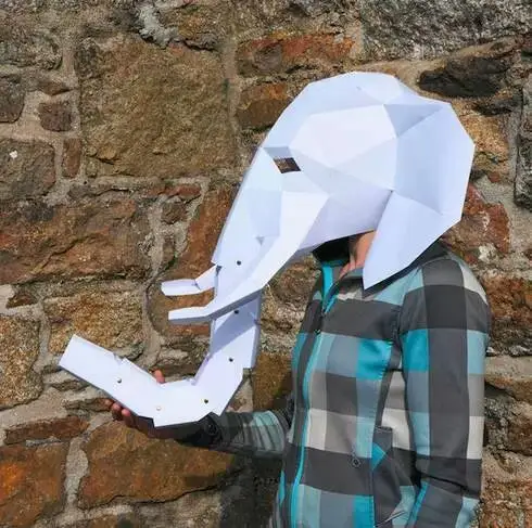 恐龙头面具还配有手套