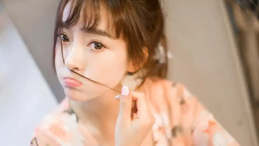 水汪汪的萌妹子可爱写真电脑桌面壁纸高清大图预览1920x1080_美女壁纸