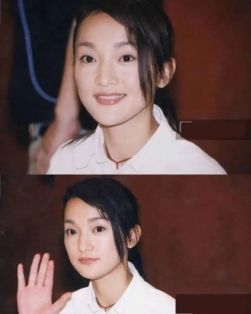 在一张周迅和家人的童年合影中,我们可以看到小时候的周迅就已展现出