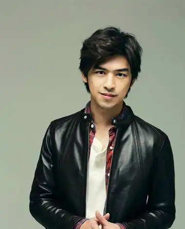 加入询价单 姓名:陈柏霖 国籍:中国 出生地:台湾省 身高:180cm 体重