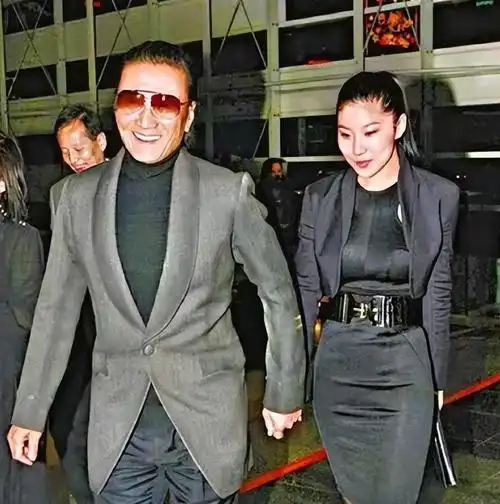 回顾:模特coco与谢贤相恋12年,青春换来2000万,如今的她怎样了