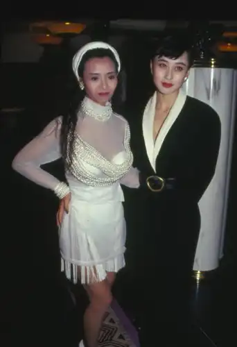 李连杰与利智结婚21年将20亿财产交给老婆管理自称愧对前妻