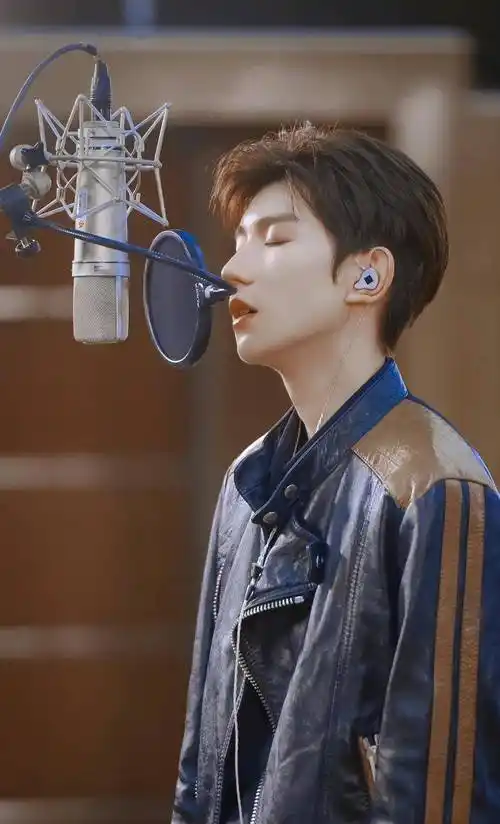 王源头像被盗,为韩国证件照做了特效_王源很_模板_豆豆