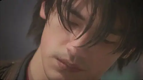 金城武24岁演《两个只能活一个》,在高清修复电影里是不是换.