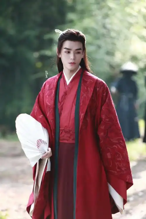 演技带感的疯批男主#温客行申请出战那年春天,一袭红衣惊艳了众人