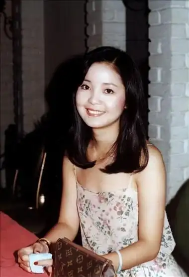 70至80年代的华语歌坛,中国台湾女歌手邓丽君堪称传奇一般的存在,她的