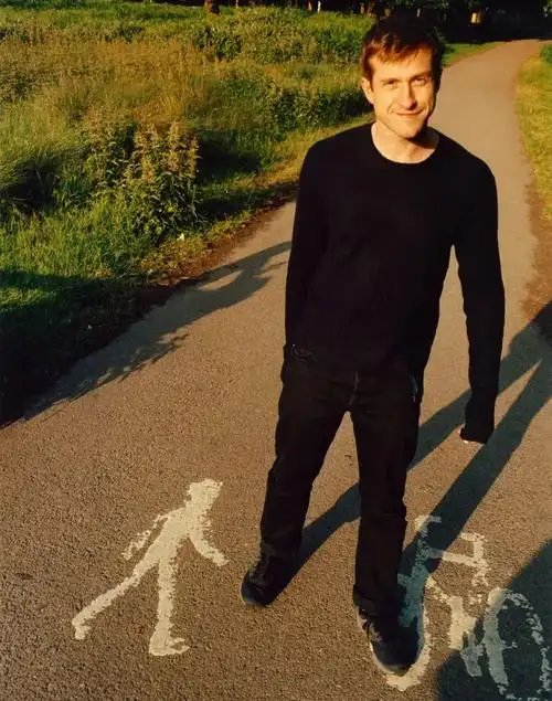 时尚圈新男神设计师daniellee完成了自己的封神大典!