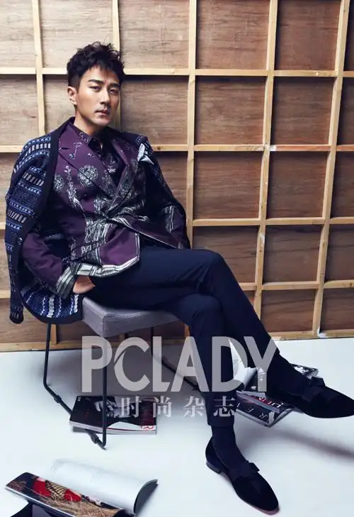 刘恺威眼神犀利拍写真 霸气彰显熟男魅力