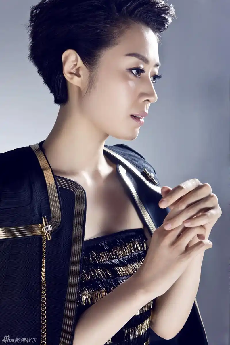 范志博淡定高雅格调出众