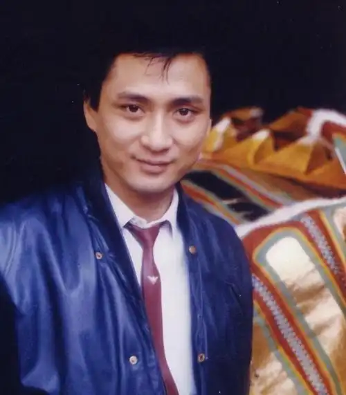 汤镇业:演艺界的情感"风云人物"