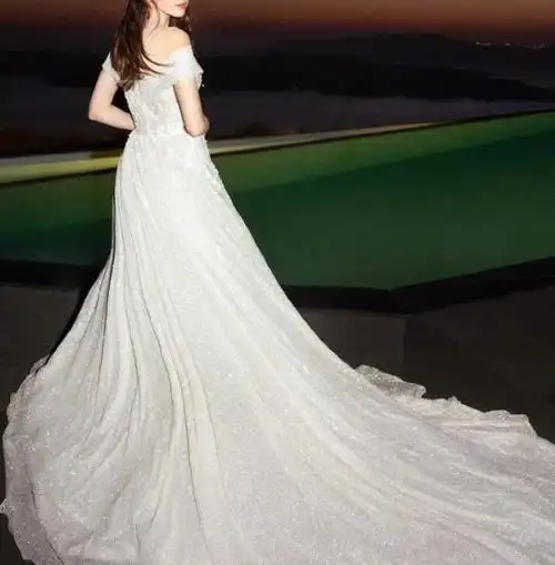 当迪丽热巴穿上婚纱的那一刻男粉丝不淡定了又现黄金比例