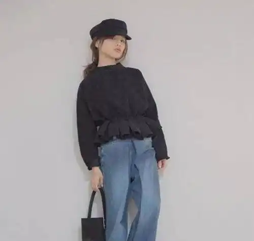 三,「上短下长」的穿衣方式也同样非常适合矮小的女生,既不挑身材又不