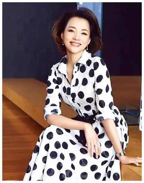 董卿主持的新节目收视率飙升观众热议不断新节目火爆开播