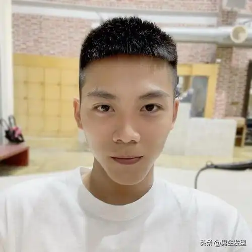 男生"两边铲短"发型适合所有人,这12款值得尝试,清爽又帅气