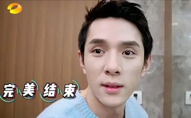 李佳琦素颜照遭曝光著名作家刘信达麻雀变成了凤凰