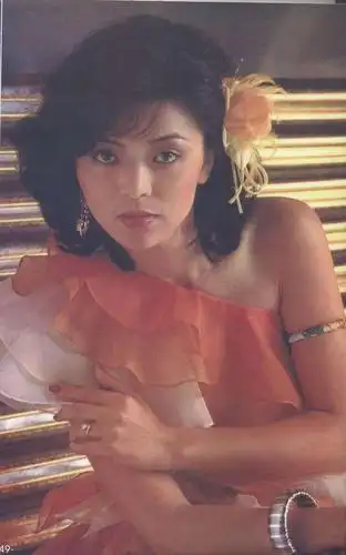 苦情的余安安8年情断尔冬升闪婚闪离周润发嫁富豪再遭背叛