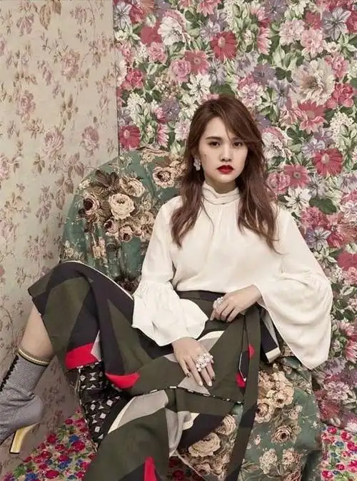 杨丞琳真是什么发型都能驾驭穿上贵妇皮草装却看着很俏皮