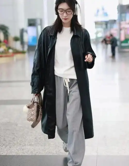 江疏影机场私服,松弛舒适的早春穿搭!_网易订阅