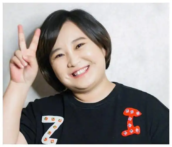 贾玲如拳击手般减重100斤过程饿了又累