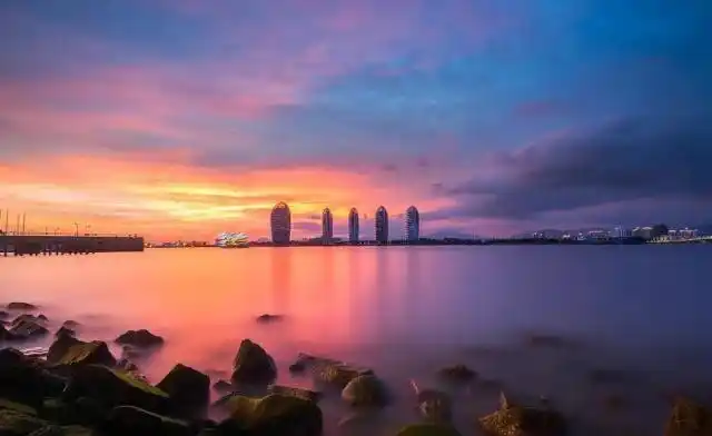 作为中国唯一的热带滨海旅游城市三亚到底有什么值得去旅游的