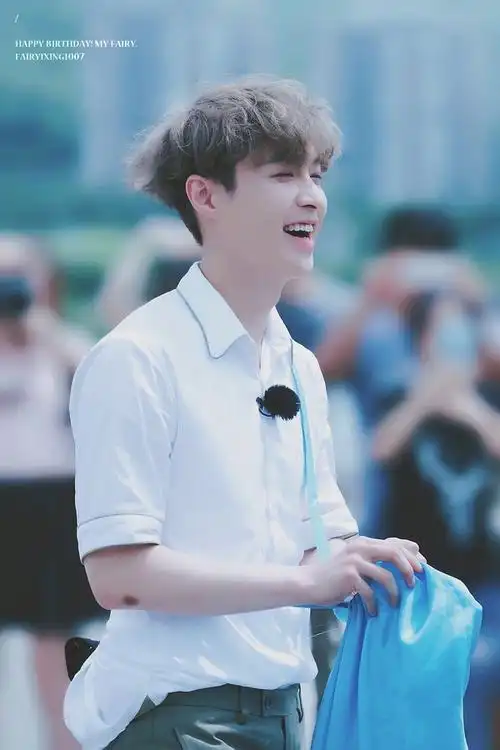 豆瓣图楼张艺兴笑起来也太治愈了吧