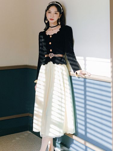 2021网红黑白配套装早春穿搭女法式复古上衣纱裙时尚套装
