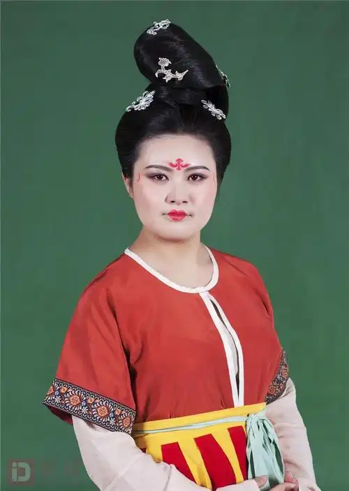 古装影视发型之唐宫廷舞女造型