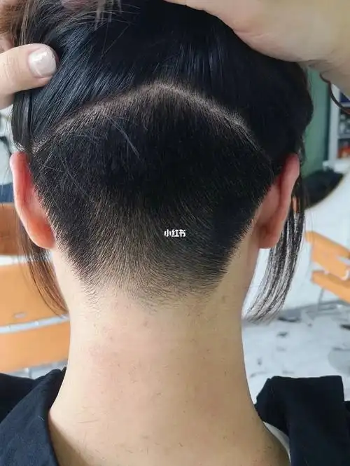 所以直接去剃了个头不得不说 剃头的感觉好舒服哈哈哈#女生短发发型