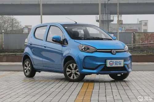 【江铃e200n2018款时尚版侧前45度车头向右水平汽车图片-汽车图片大全