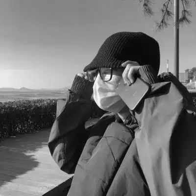 男生头像黑白高冷图片