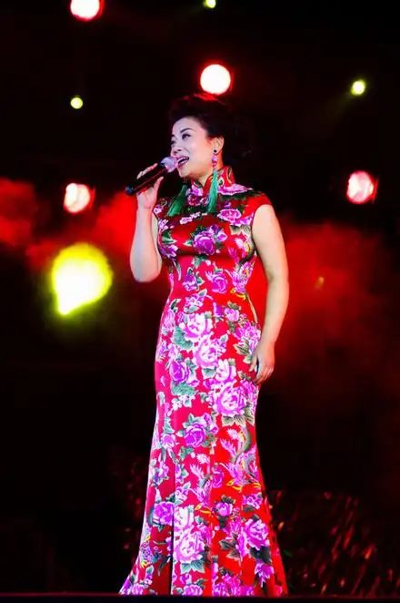 看了张也的旗袍,有惊艳到你吗?