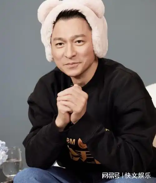 63岁刘德华分享教女心经!对女儿非常严格,12岁都没有自己的手机