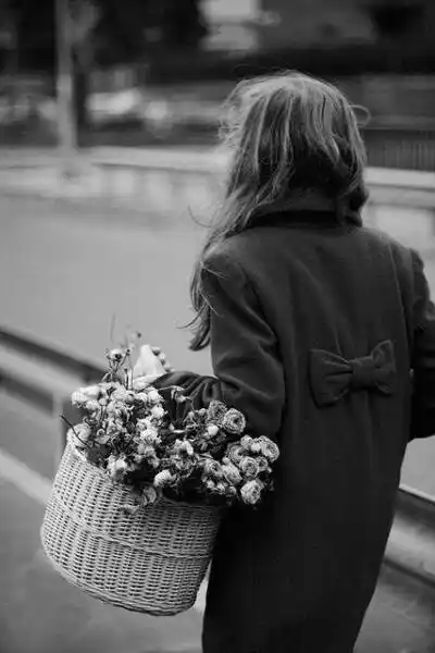 黑白 背影 壁纸