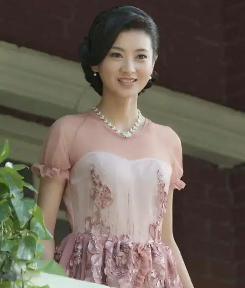 相关专题:你可能感兴趣的文章斓曦个人资料及照片[ 查看全部 ]评价