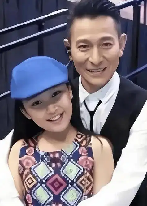 4亿别墅,周润发:女儿奴