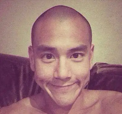 当男明星都留光头造型时 吴亦凡帅气 彭于晏可爱 你觉得谁帅?