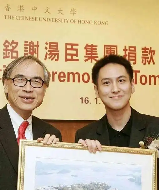 汤珈铖才是真正国民老公!21岁接管百亿家产长相帅气,稳赢王思聪