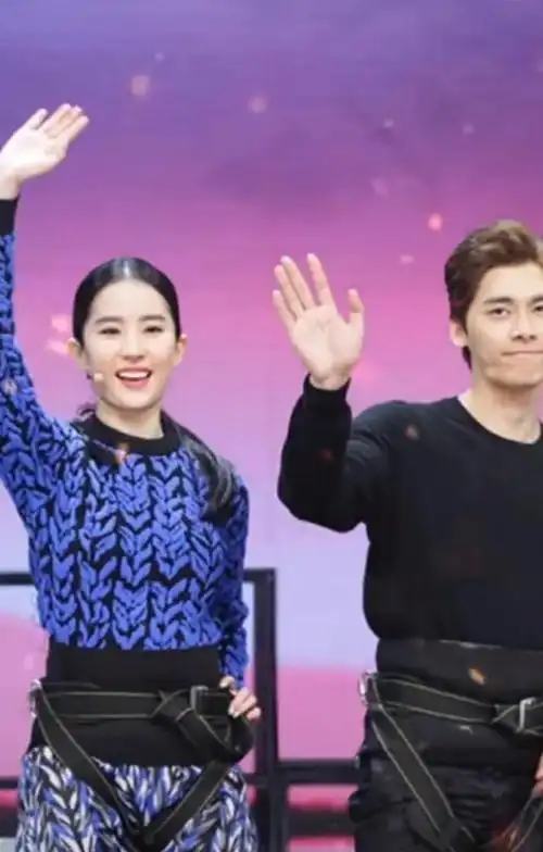 李易峰刘亦菲公布恋情(神仙姐姐刘亦菲的绯闻男友是谁?