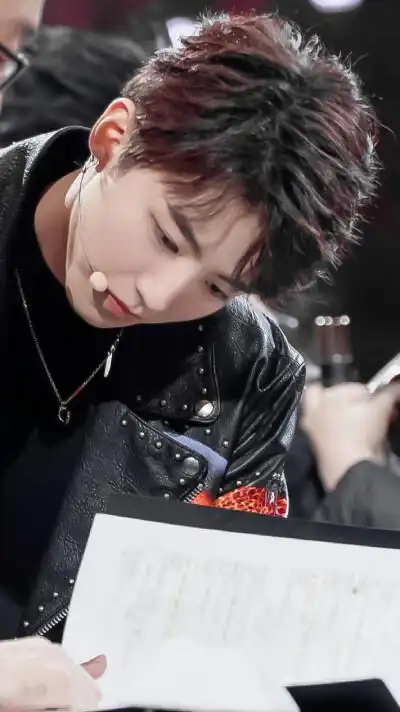 正装王俊凯头像 - 堆糖,美图壁纸兴趣社区