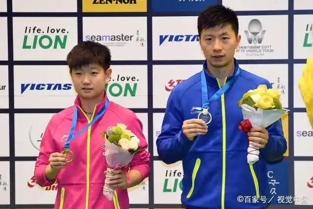 马龙发球,孙颖莎下网,刘国梁调侃:你始终保持对老队员的尊重啊