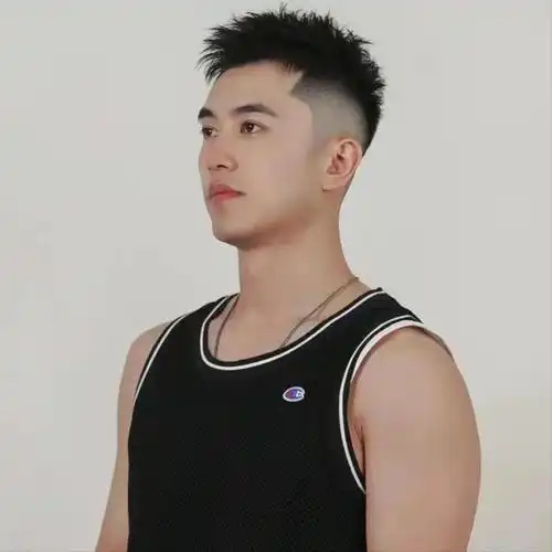 大圆脸适合什么发型男,30岁的男人不知适合什么发型 - 天华易学