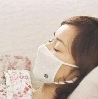 可能会引起肺气肿之类的问题,口罩若呼吸阻力大 孩子有窒息风险